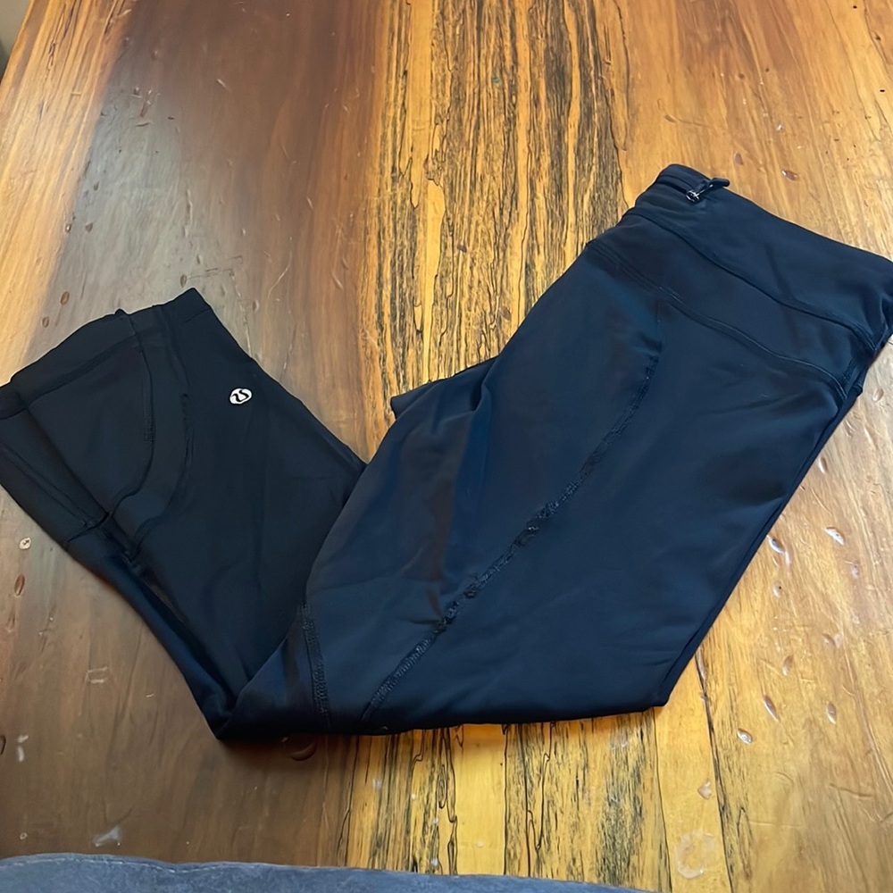 🎉Lululemon Capris All Black Leggings!